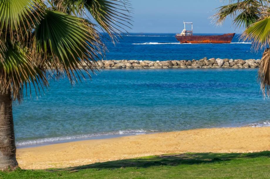 207 Kings Palace Seaview Пафос Екстериор снимка