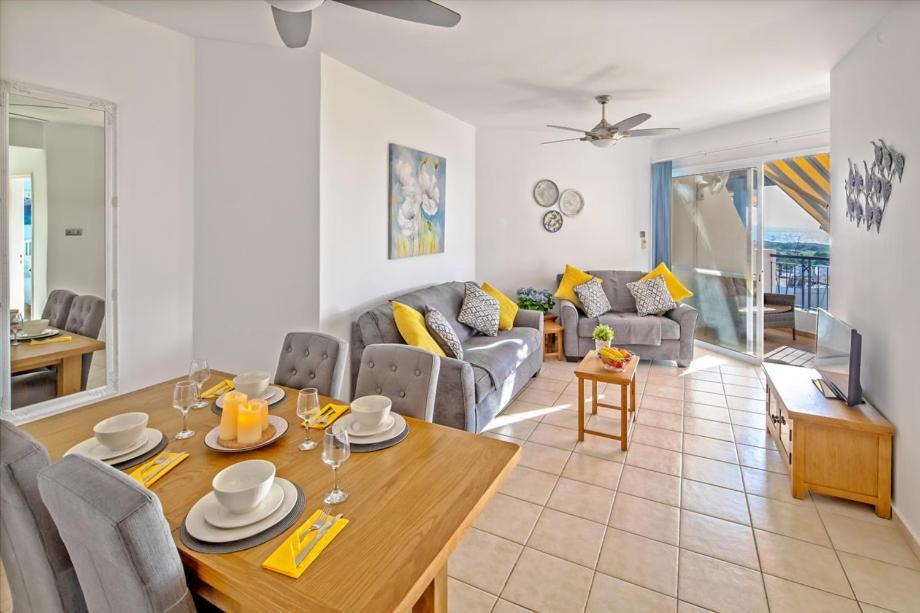207 Kings Palace Seaview Пафос Екстериор снимка