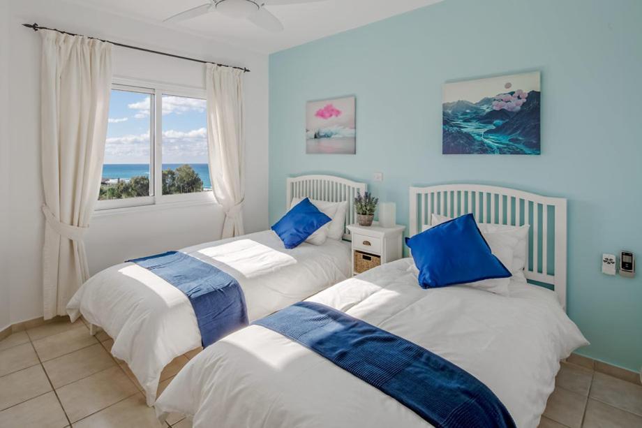 207 Kings Palace Seaview Пафос Екстериор снимка