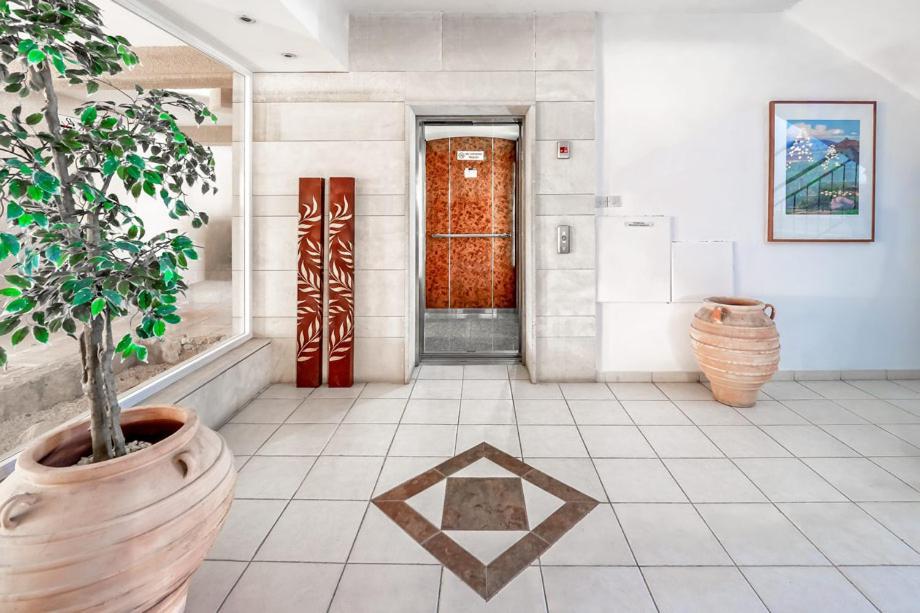 207 Kings Palace Seaview Пафос Екстериор снимка